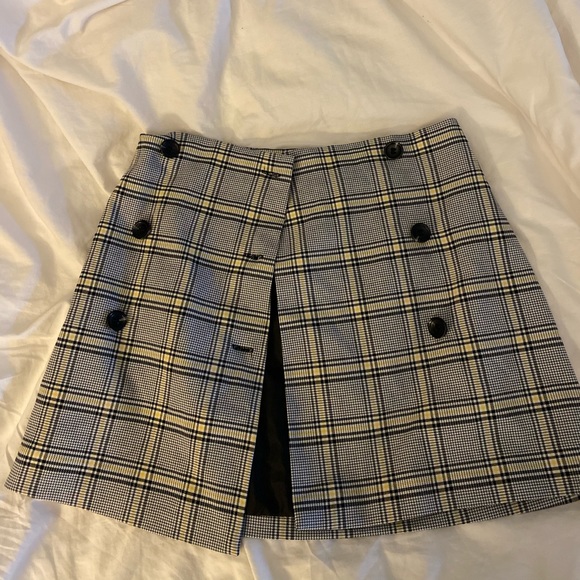 H&M plaid button up skirt - Picture 4 of 4